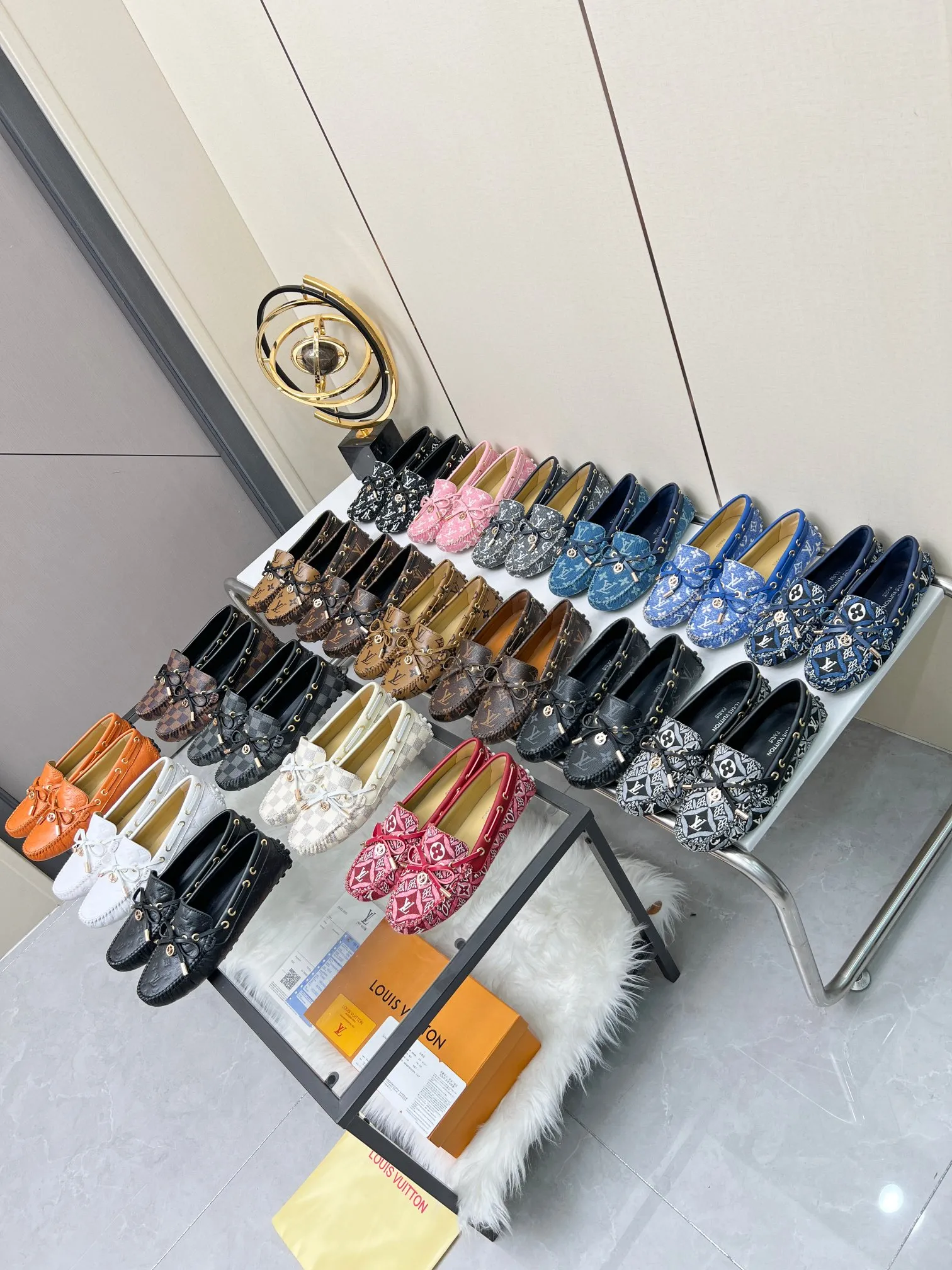 👟👟Ex-factory price 420👟👟 Lvui...Vuitt* on/】...Top purchasing agent, high version, counter 2023 spring, summer and autumn new color beanie shoes, imported fabrics, buckle bows, classic popular shoes. Lining: Sheepskin lining Color: Presbyopia Xingli Women's model: 35-42 standard size.